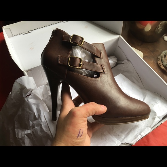 Style & Co. SARAAH sz 8.5 NWT Vegan Leather heels - Picture 2 of 6